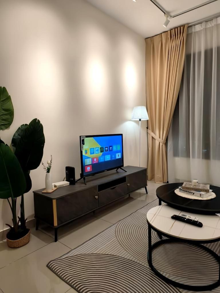 Pangsapuri M Vertica Cozy 4r2b Near Sunway Velocity *